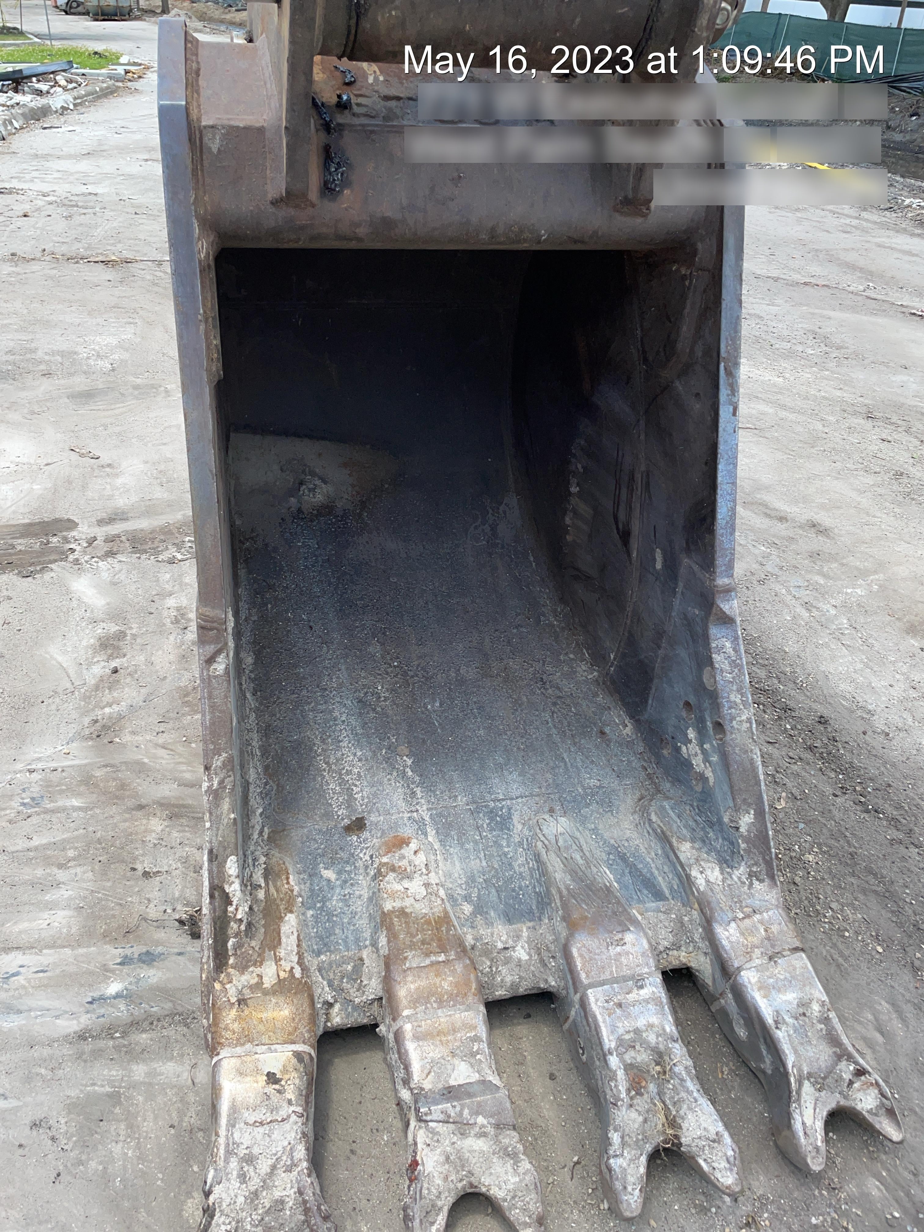 2016 CASE 60" Tooth Bucket - Case