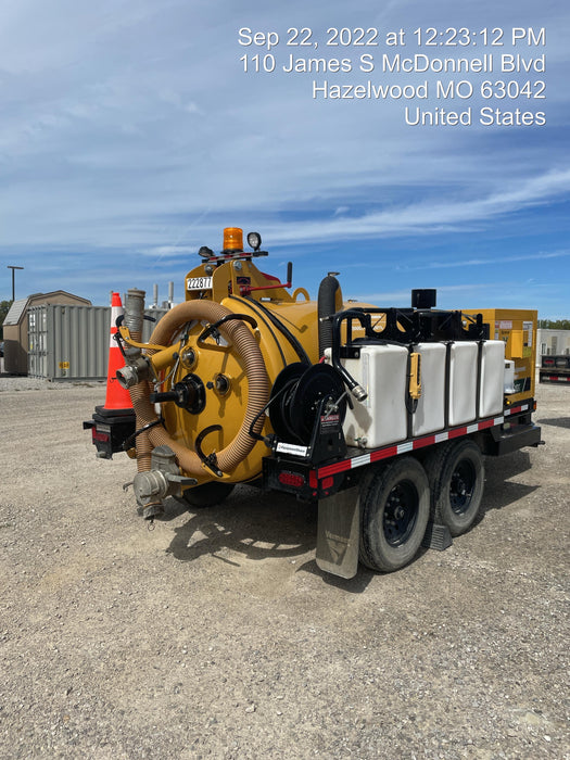 2022 Vac-Tron LP573XDT T4 Koehler Diesel Engine, 500 Gallon Debris Tank, x2 100 Gallon Water Tanks