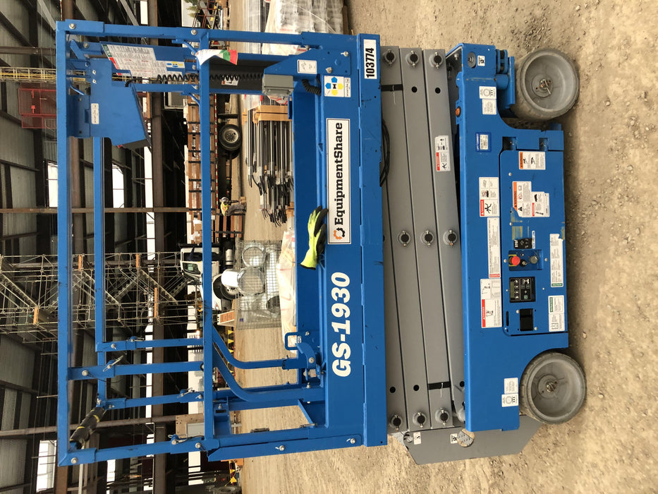 2020 Genie GS-1930 Solid Non Marking Tires, Beacon, Folding rails with half height swing gate, 800W Inverter