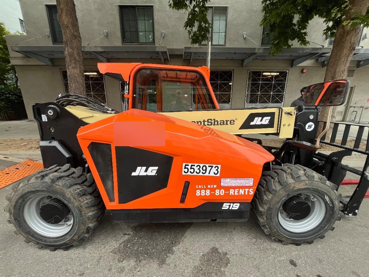 2025 JLG 519