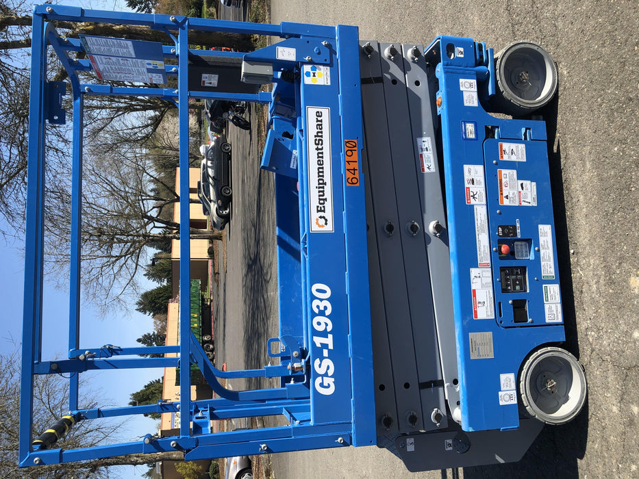 2020 Genie GS-1930 Solid Non Marking Tires, Beacon, Folding rails with half height swing gate, 800W Inverter