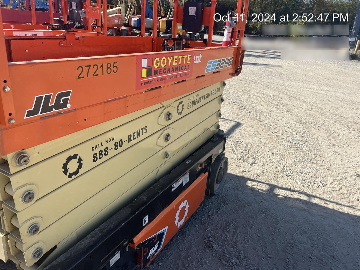 2022 JLG ES3246