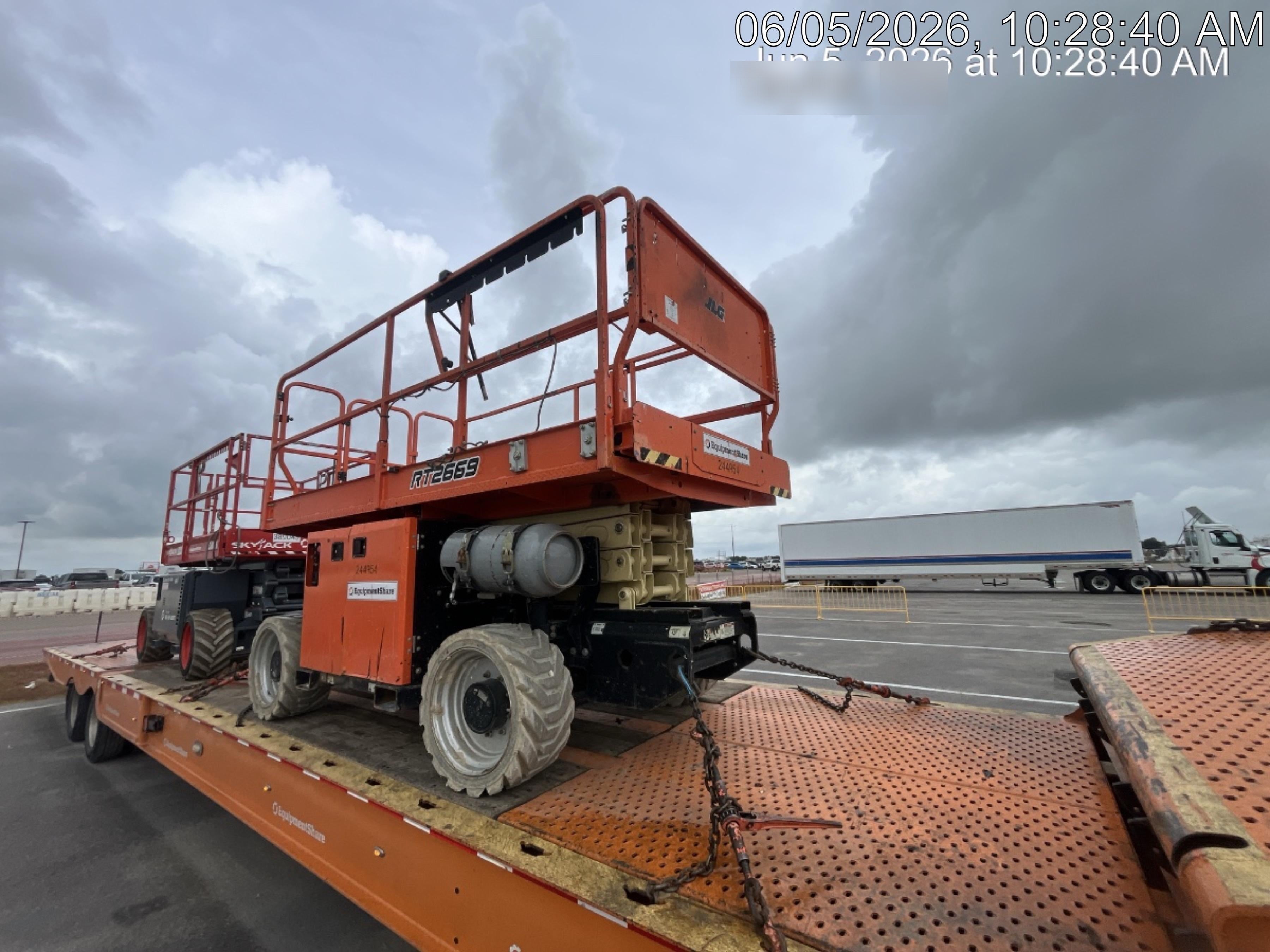 2022 JLG RT2669
