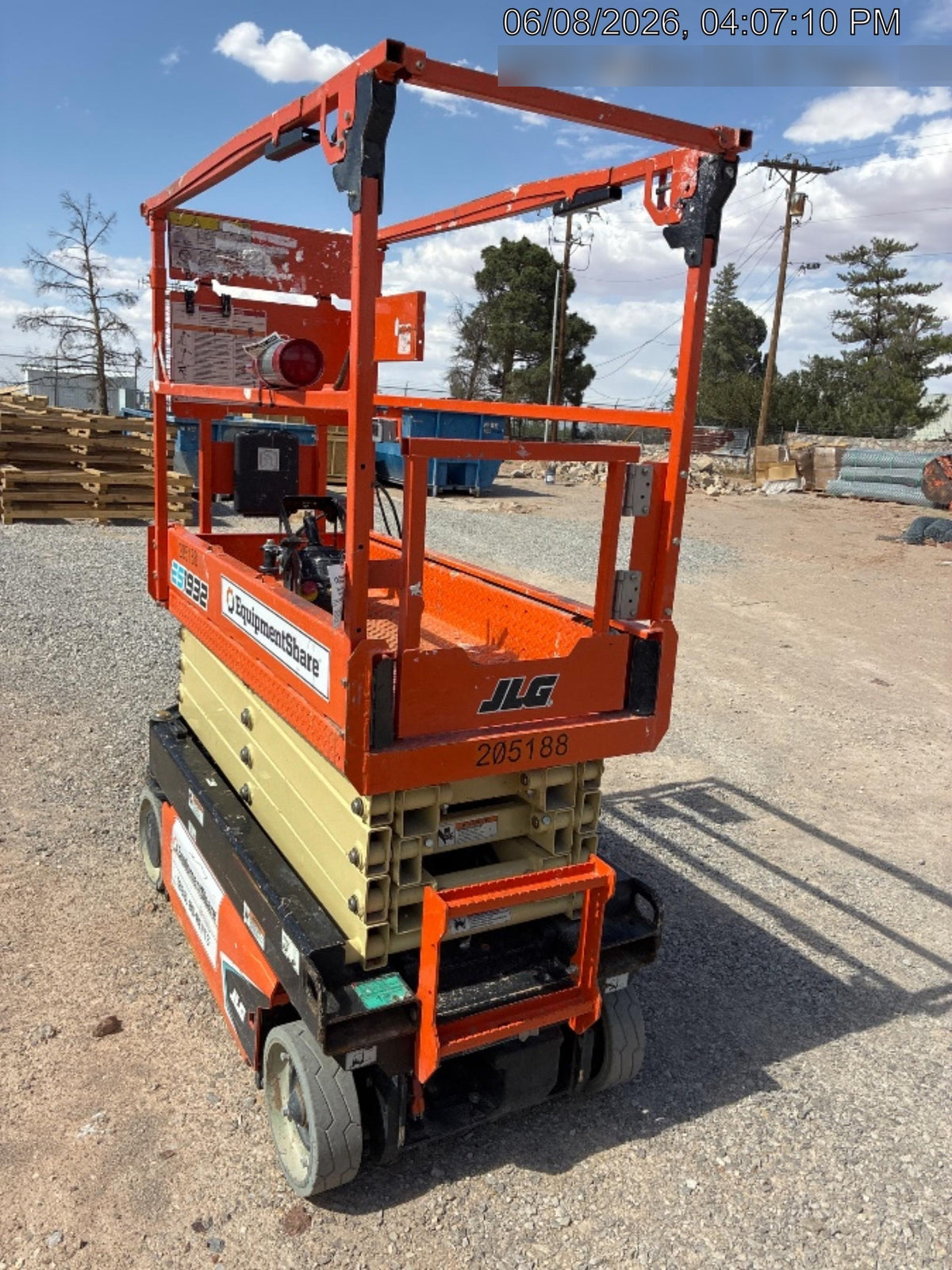 2022 JLG ES1932