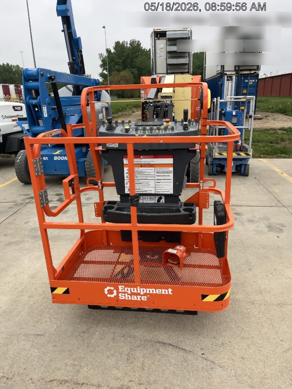 2025 JLG E300AJP