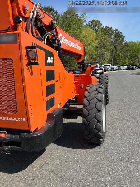 2022 SKYTRAK 8042