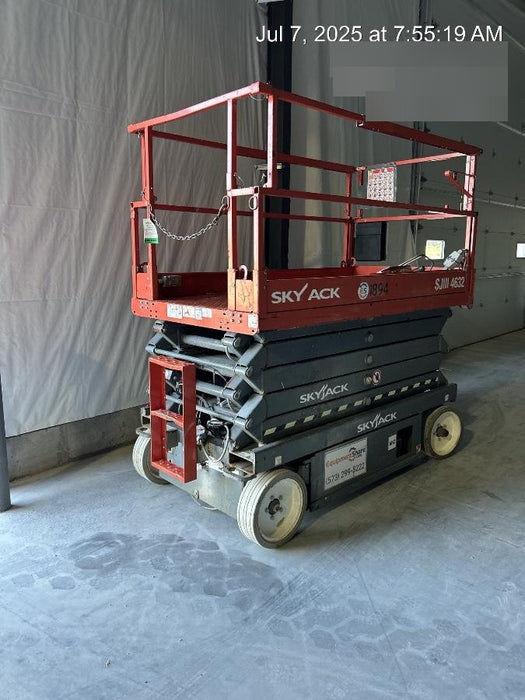 2016 Skyjack SJIII-4632 32' Electric Scissor Lift, Wide Deck