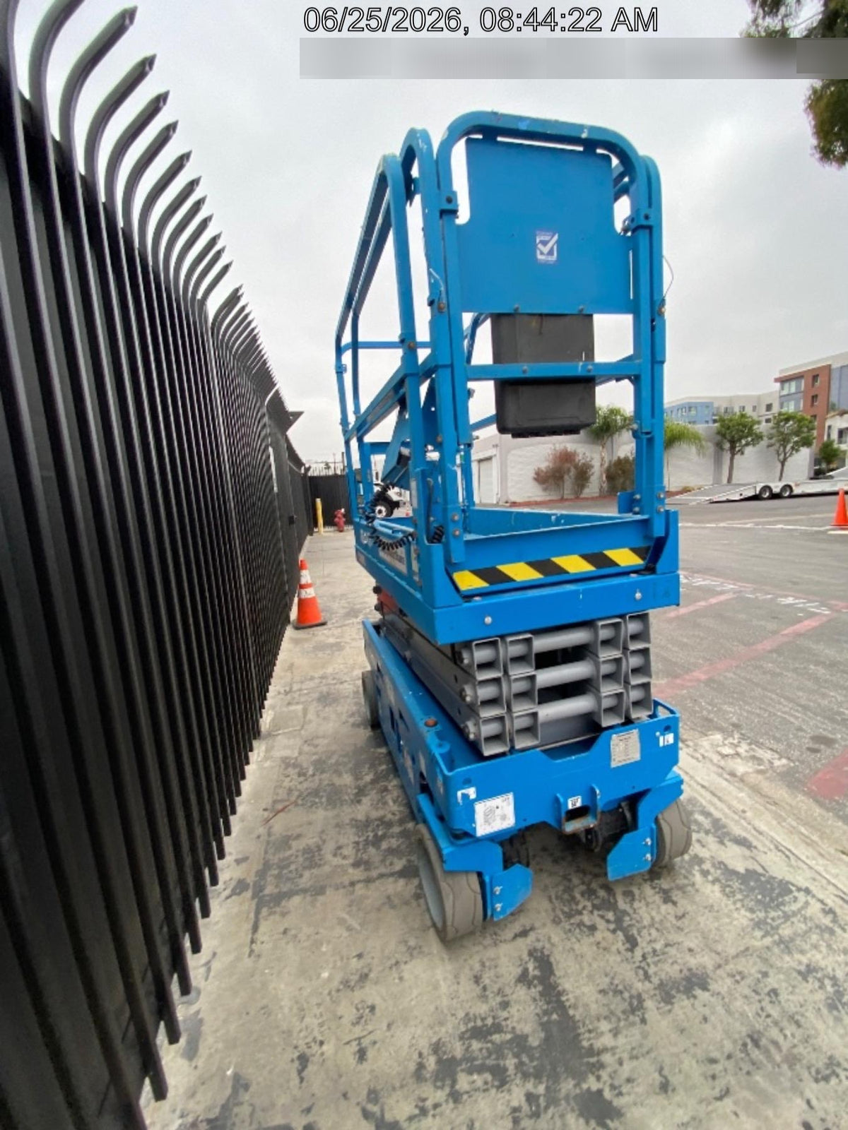 2020 Skyjack SJIII-3219 Solid NM Tires, Half height spring hinged entry gate, Dual Beacons, 800W Inverter
