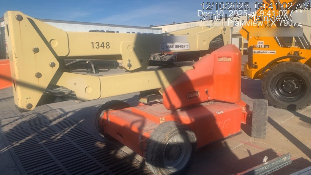 2012 JLG E450AJ