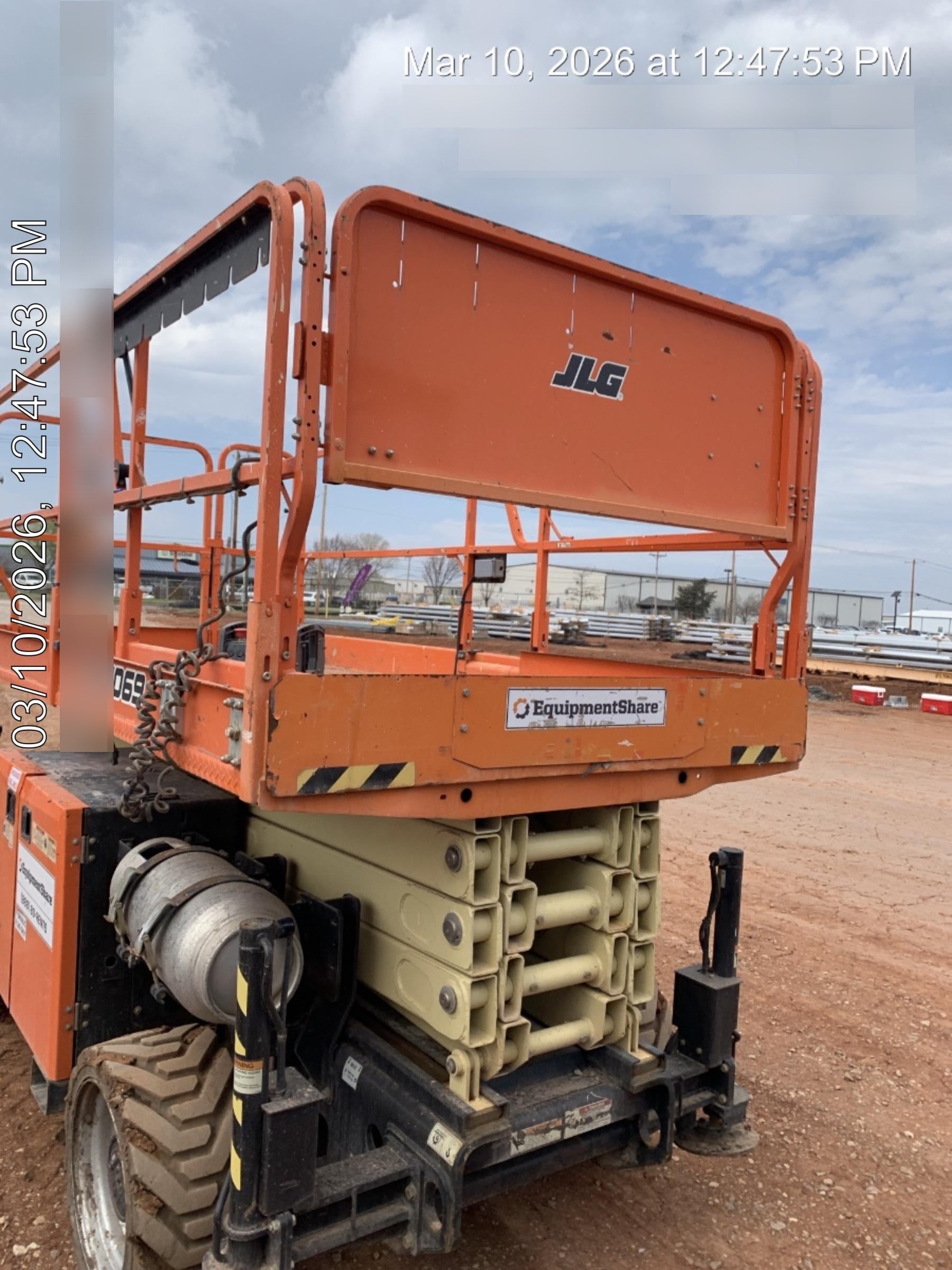 2021 JLG RT4069