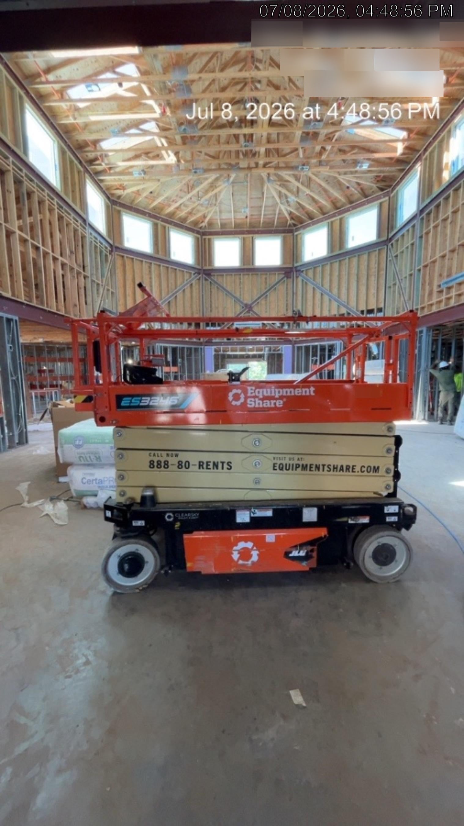 2025 JLG ES3246