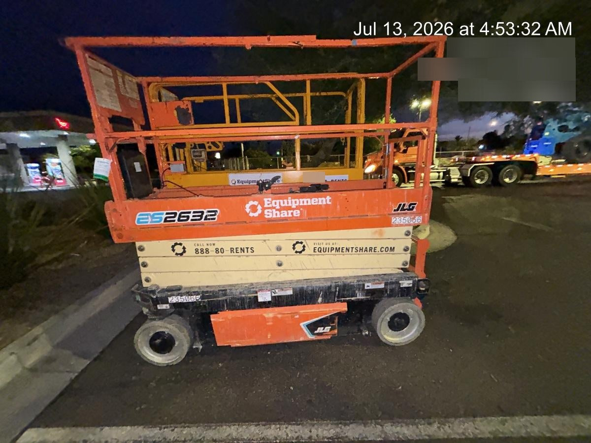 2022 JLG ES2632