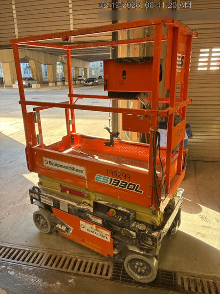 2021 JLG ES1330L