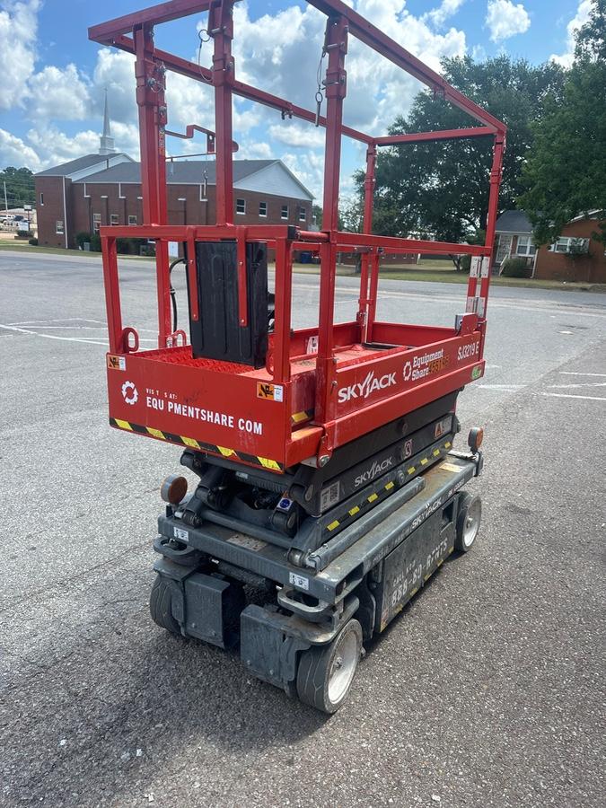2024 Skyjack SJ3219 Electric Drive, Sld NM Tires, DBcns, RFRails, Power to Platform, T3 + Access Control
