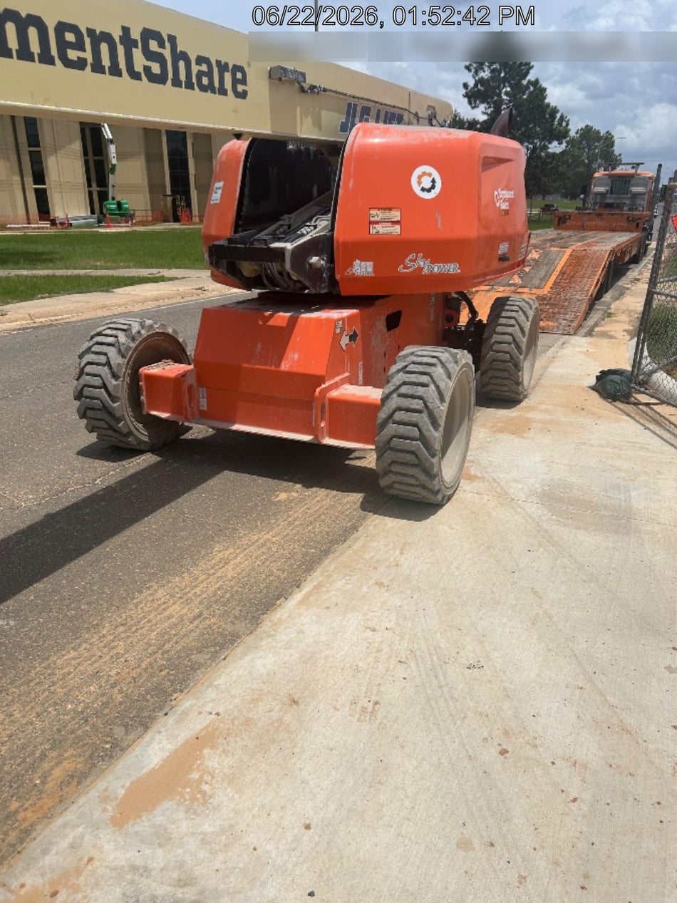 2022 JLG 660SJ