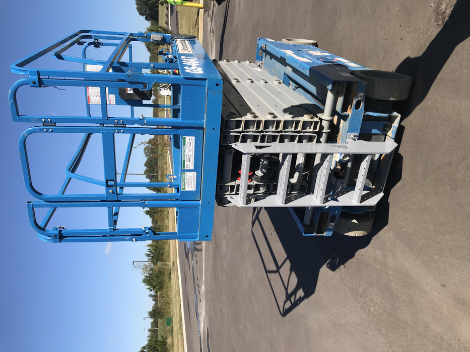 2019 Genie GS-4047 Folding rails with half height swing gate