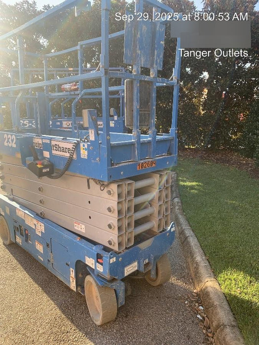 2020 Genie GS-3232 Standard, Folding half height swing gate, 800W Inverter