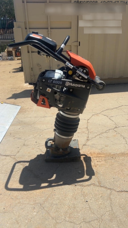 2025 HUSQVARNA LT6005