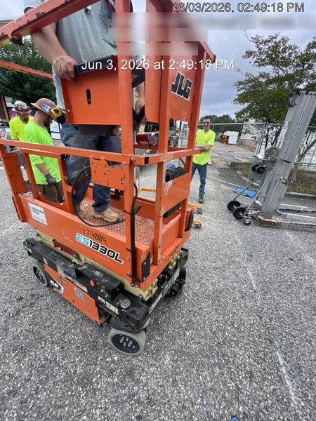 2021 JLG ES1330L