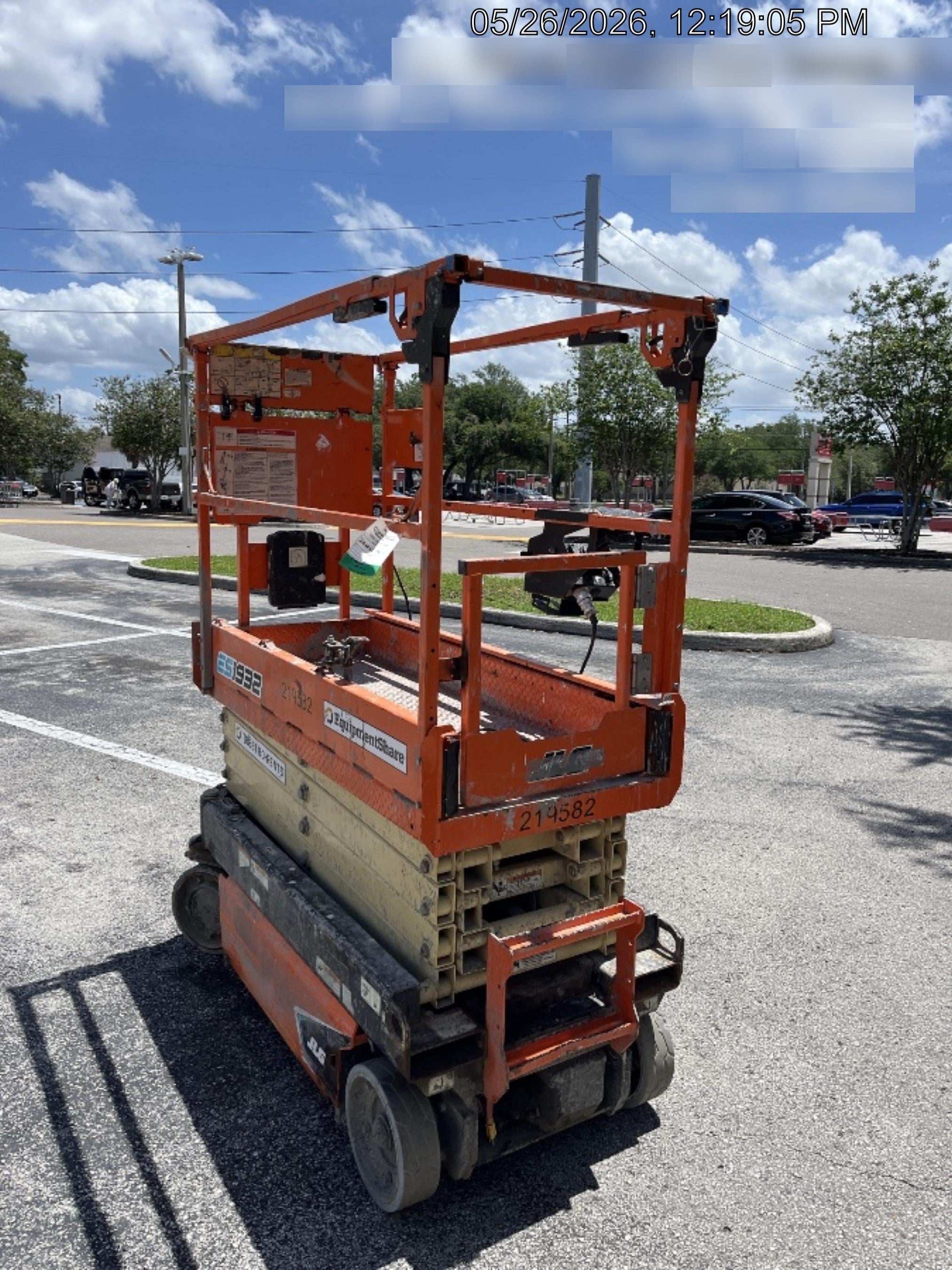 2022 JLG ES1932