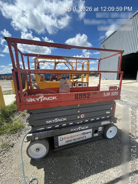 2018 Skyjack SJIII-3226 Skyjack SJIII3226 Scissor Lift w/Trojan Batteries