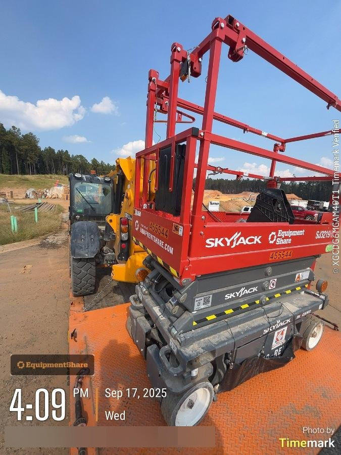 2024 Skyjack SJ3219 Electric Drive, Sld NM Tires, DBcns, RFRails, Power to Platform, T3 + Access Control