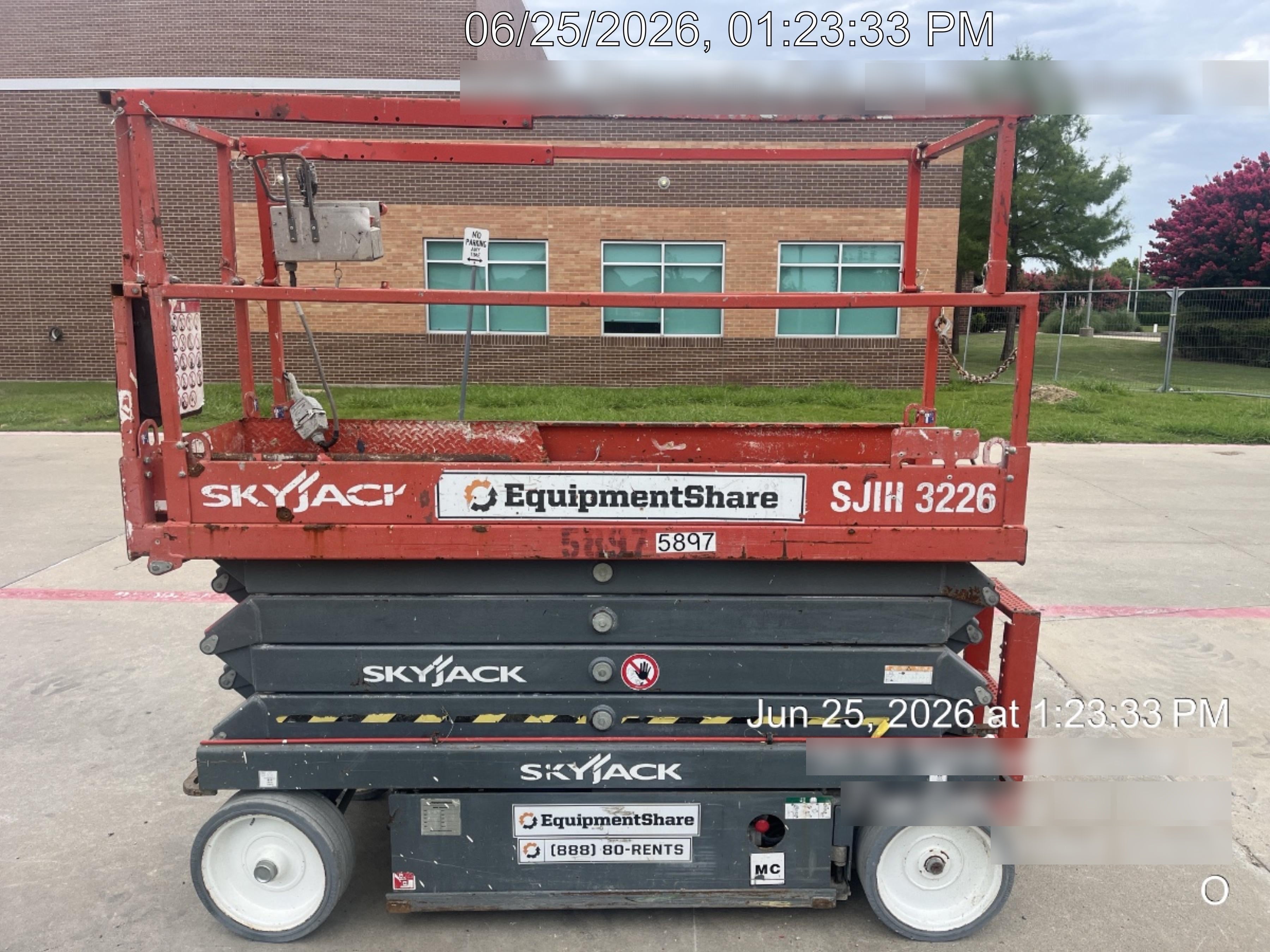 2017 Skyjack SJIII-3226 Skyjack SJ3226, Trojan Battery Set, Extended Warranty 5yr/5k hr