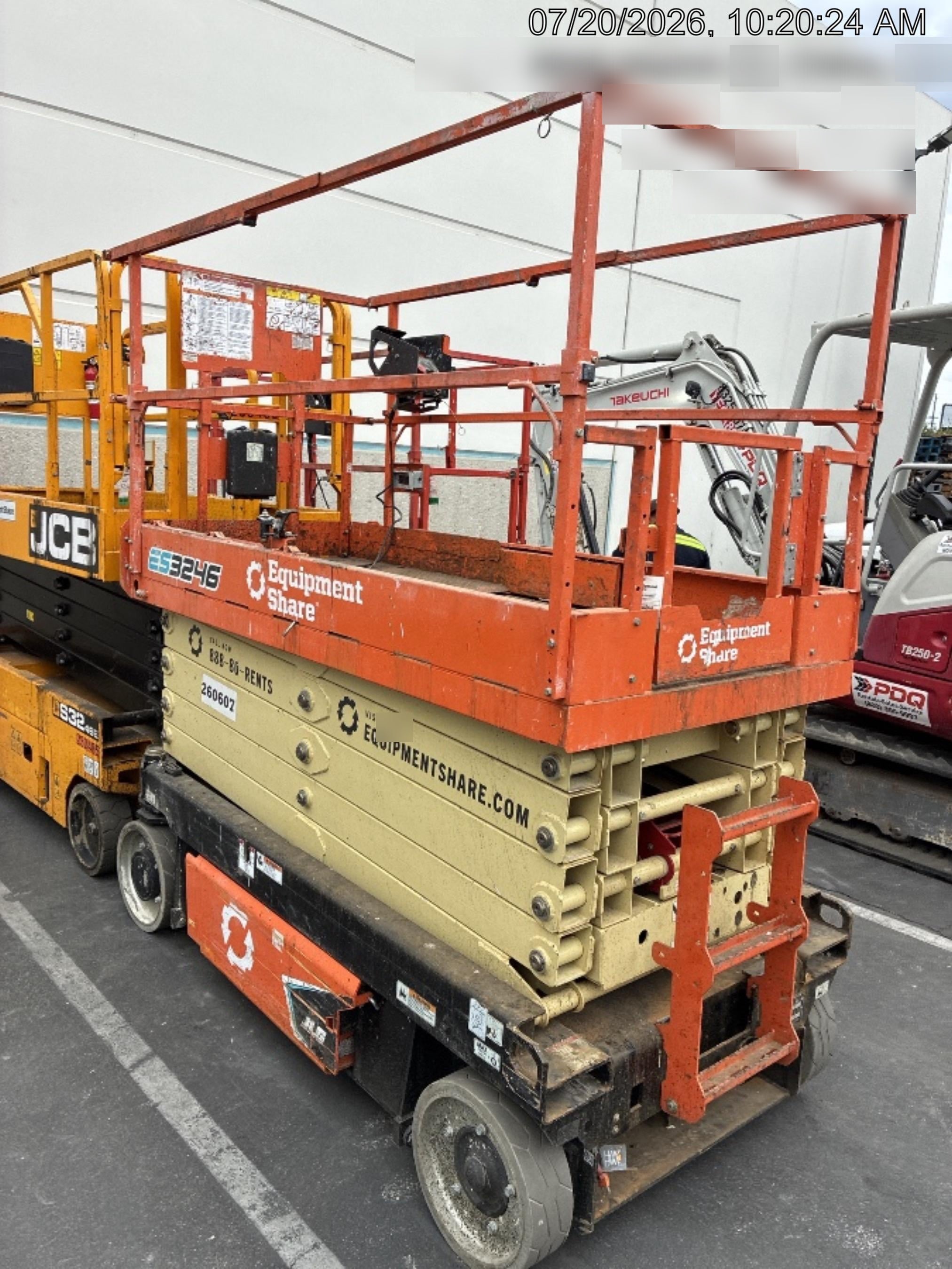 2022 JLG ES3246
