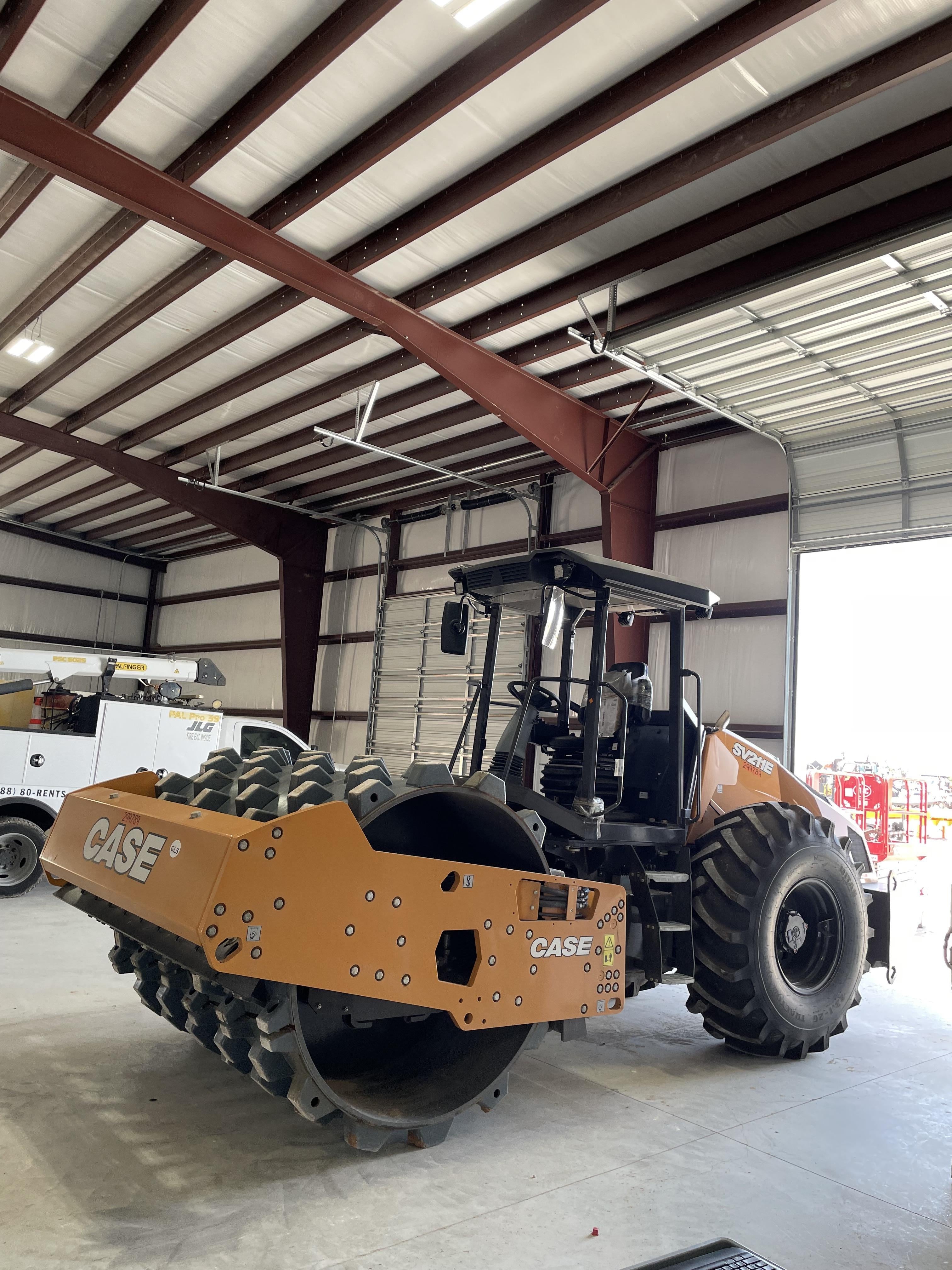 2023 CASE SV211E