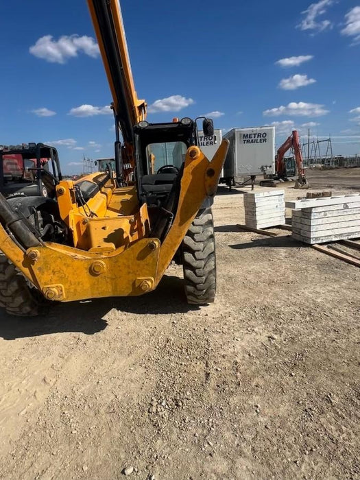 2020 JCB 510-56 Canopy, 74 HP, Solid Tires, STD Worklight, Beacon, Aux Hydraulics, Lifting Eye, Back up Alarm w/66" Carriage/60" Forks