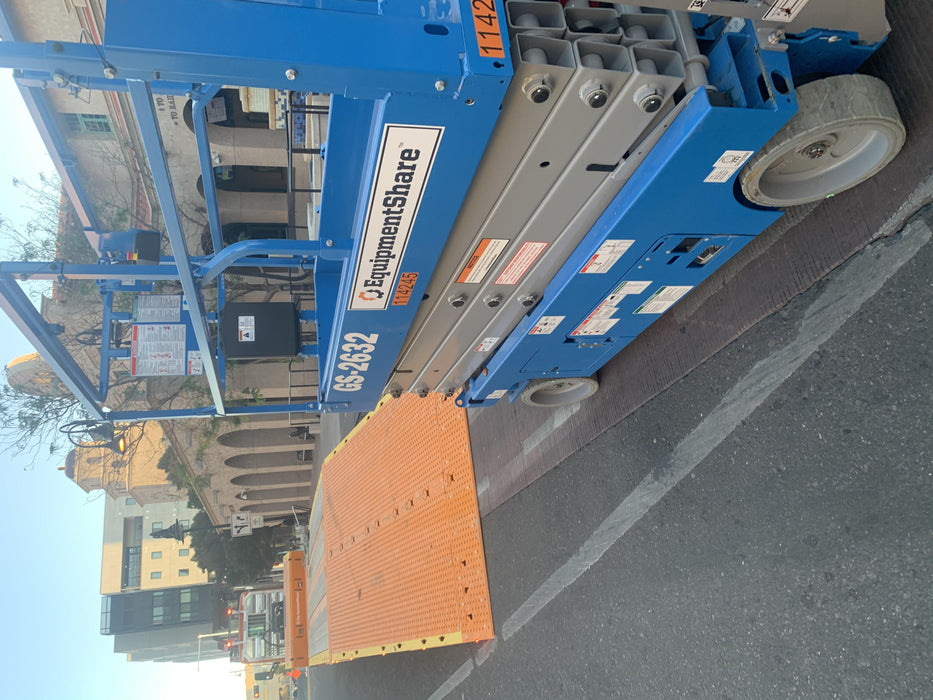 2020 Genie GS-2632 Solid NM Tires, Folding Rails with Half-Height Swing Gate, Beacon