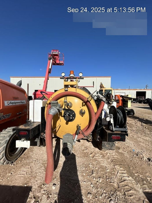 2022 VAC-TRON LP573XDT