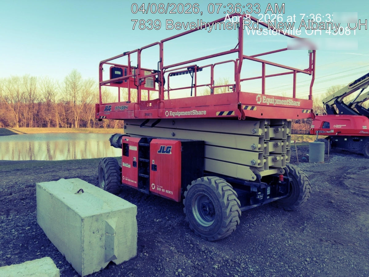 2023 JLG RT4394