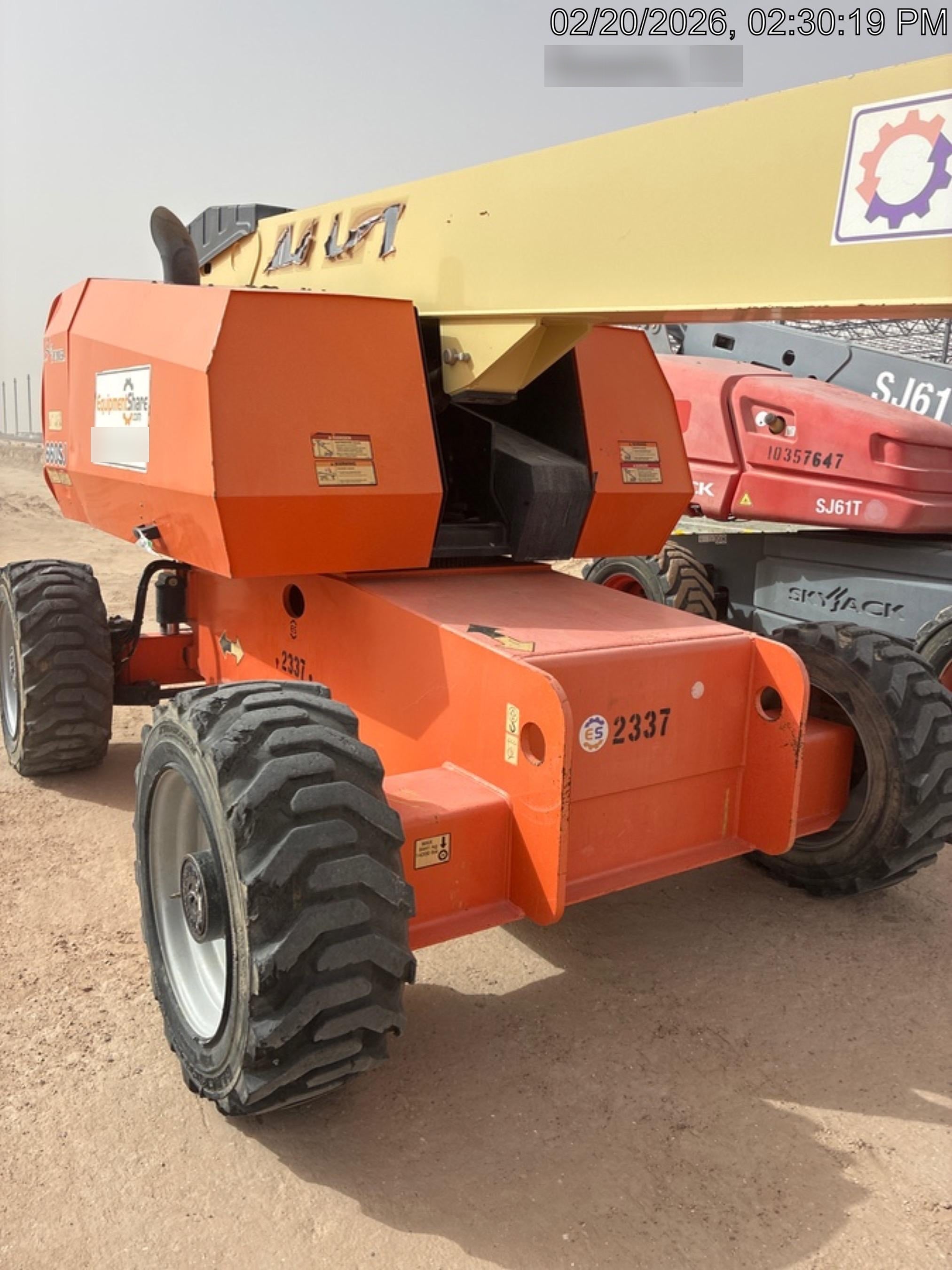 2017 JLG 660SJ
