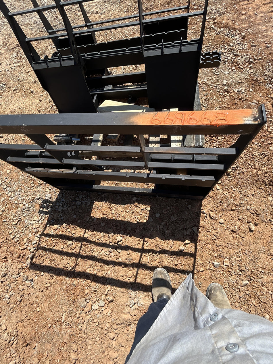 2026 ARROW MATERIAL HANDLING 72" Pallet Forks - Arrow