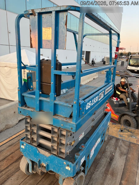 2019 Genie GS-1930 Fixed rails with chain Entry
