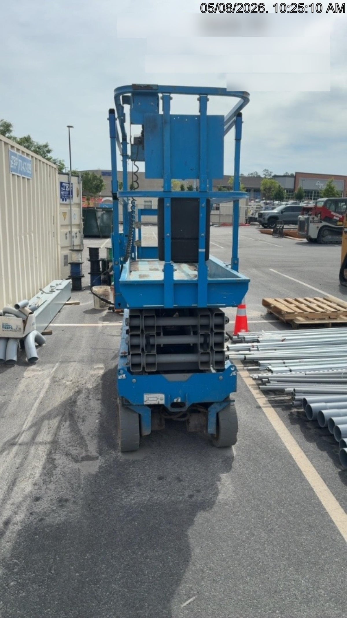 2019 Genie GS-2632 Folding rails with half height swing gate