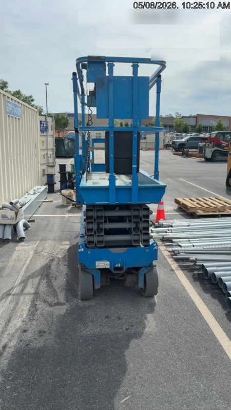 2019 Genie GS-2632 Folding rails with half height swing gate