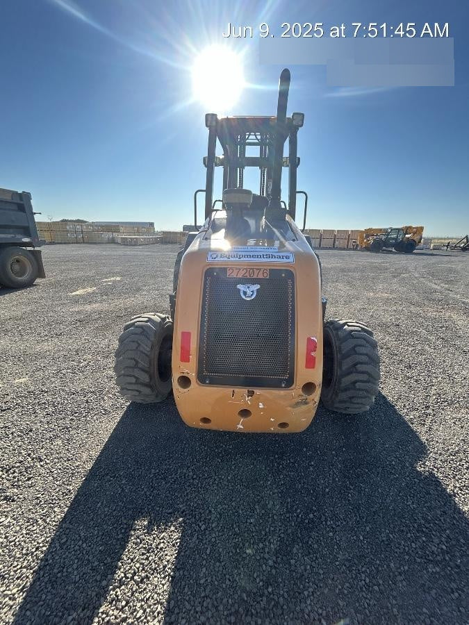 2023 CASE 588H