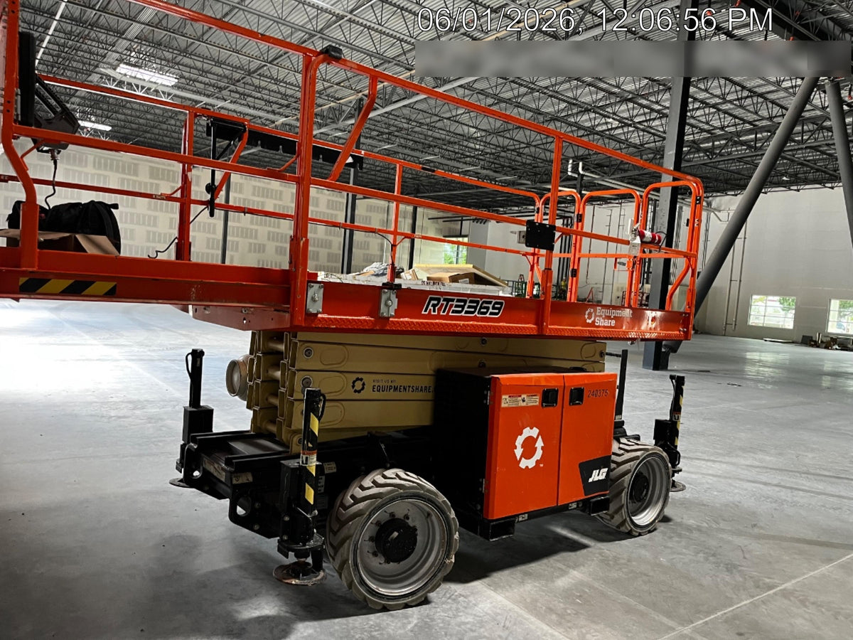 2022 JLG RT3369