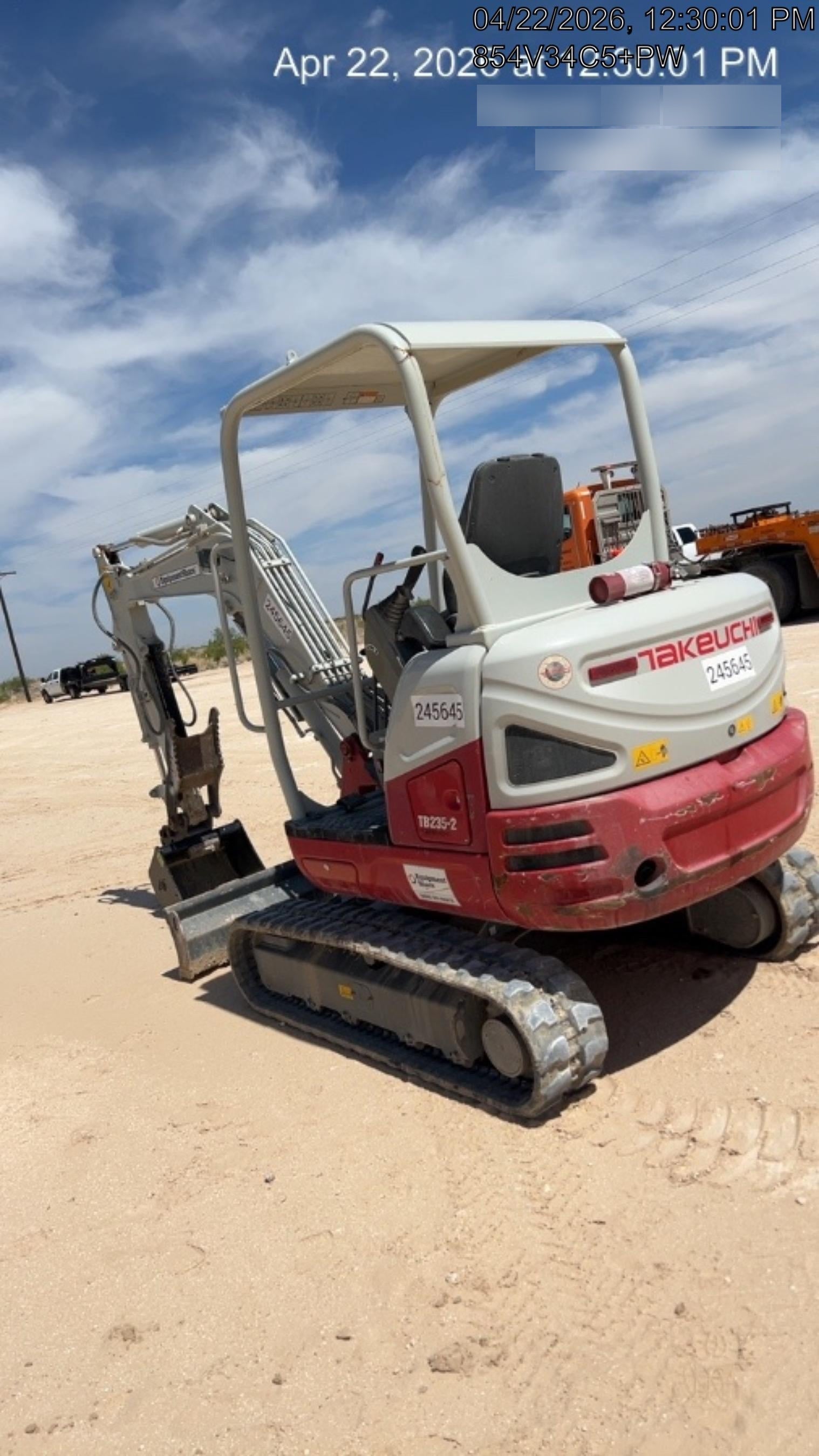 2022 TAKEUCHI TB235-2R