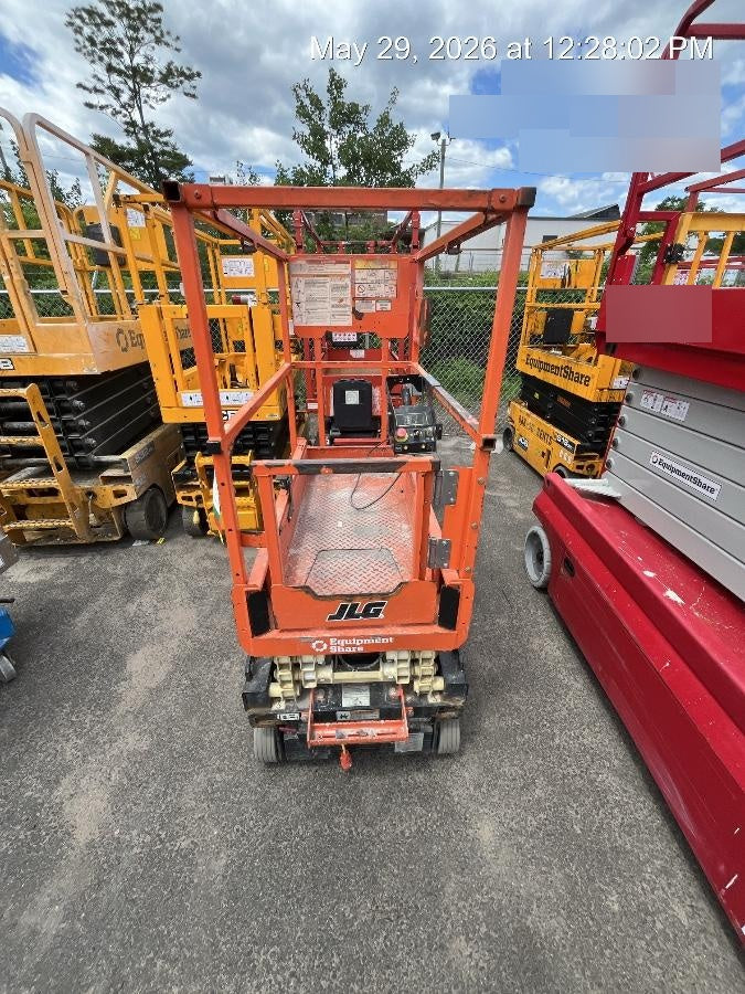 2022 JLG ES1330L