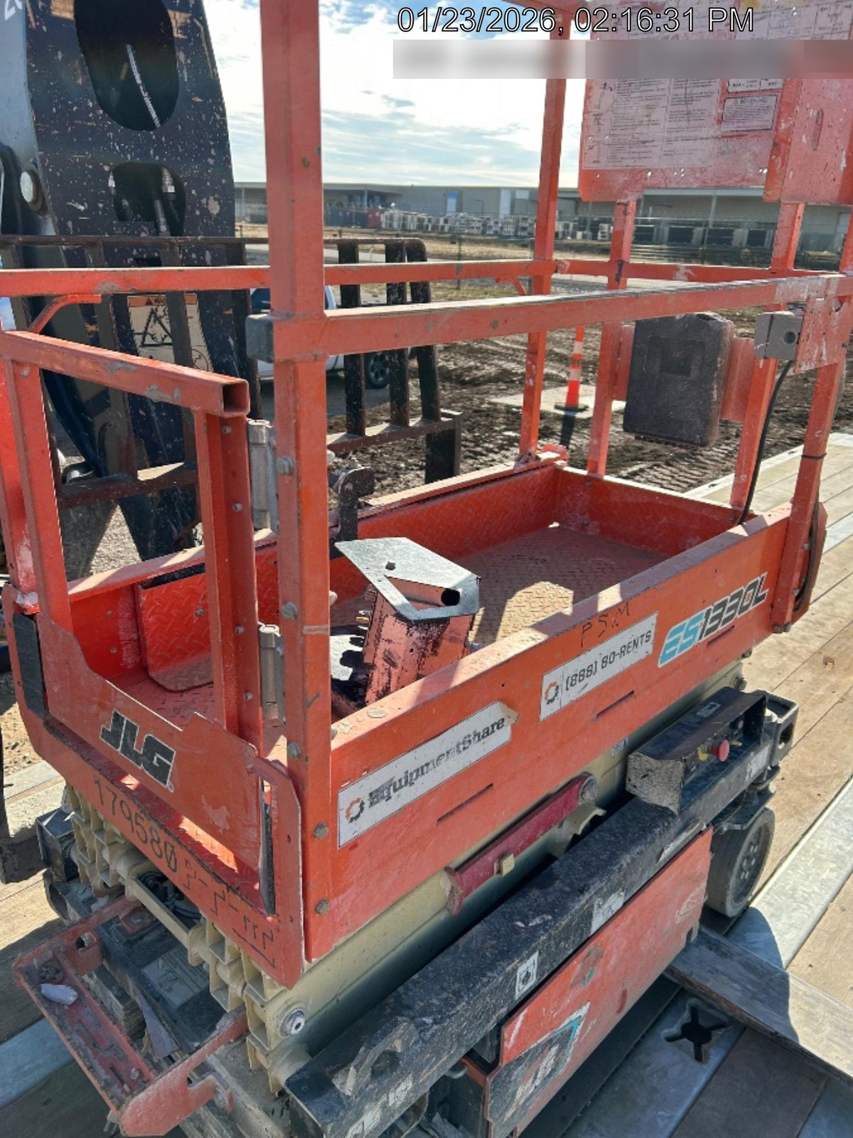 2021 JLG ES1330L