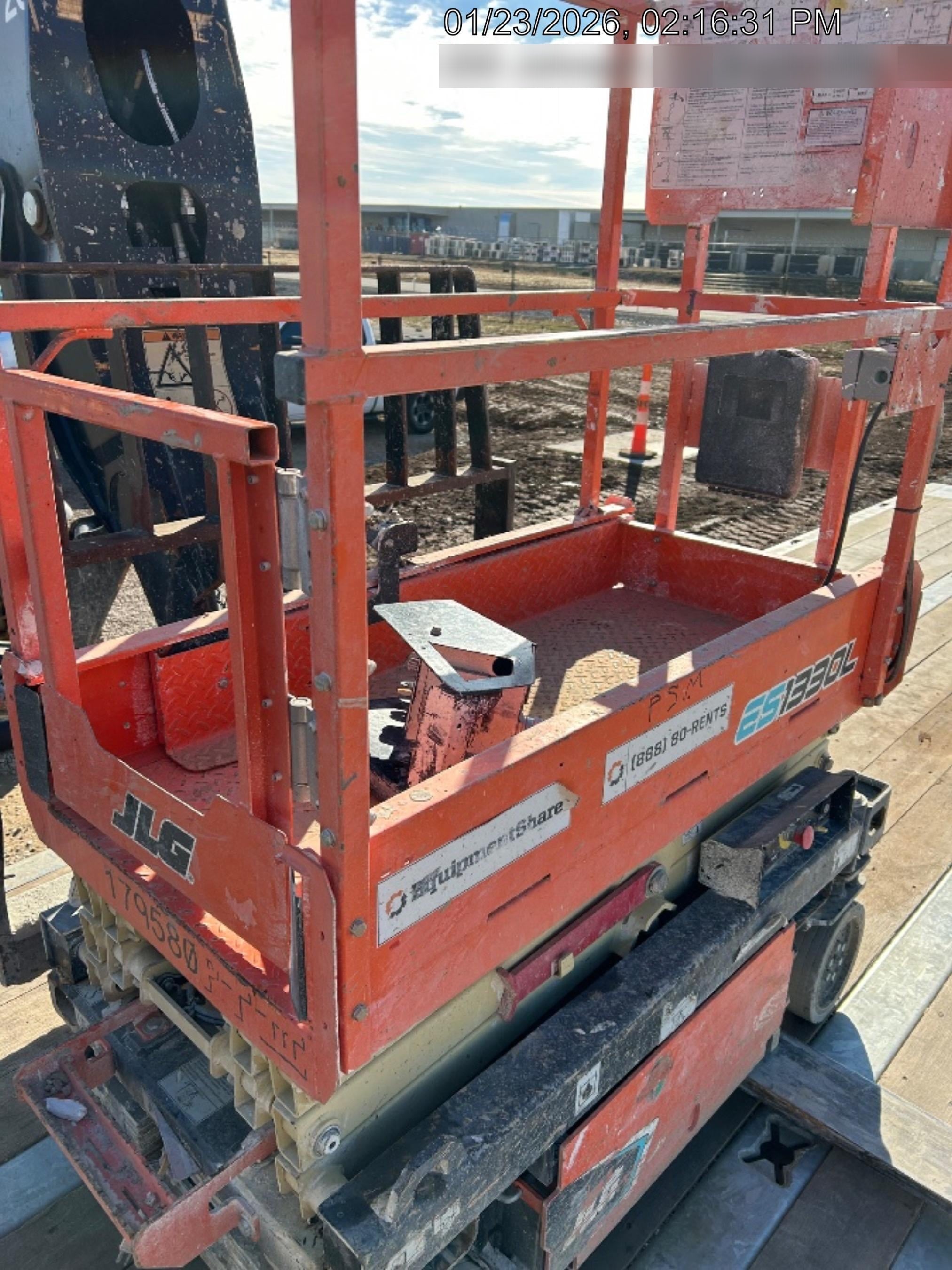 2021 JLG ES1330L