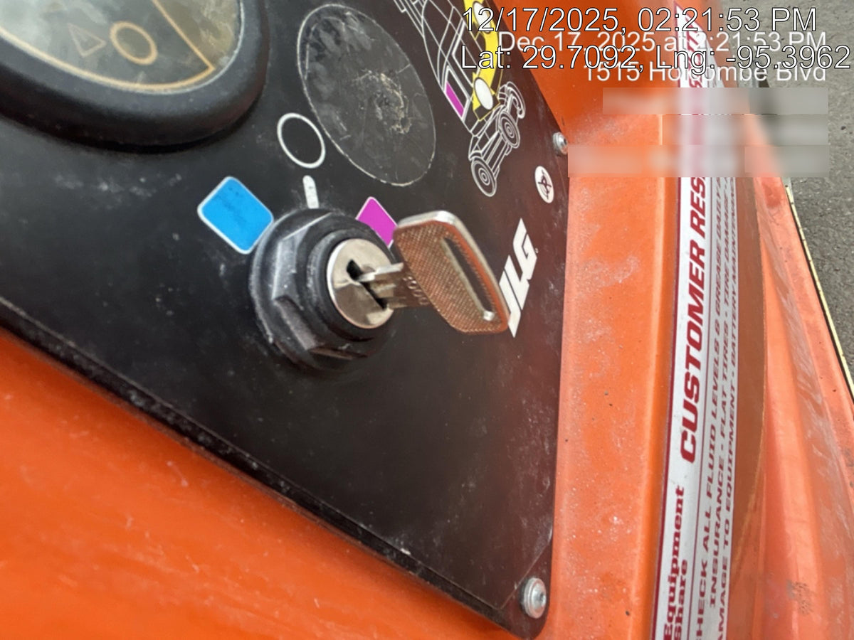 2022 JLG 26E