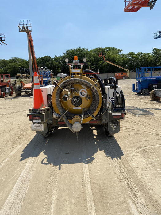 2021 Vac-Tron LP573XDT T4 Koehler Diesel Engine, 500 Gallon Debris Tank, x2 100 Gallon Water Tanks