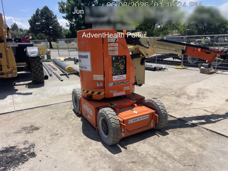 2022 JLG E300AJP