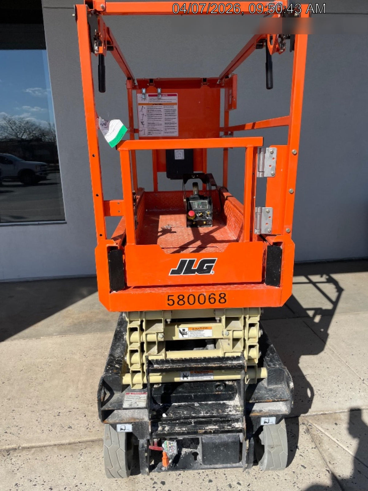 2025 JLG ES1932