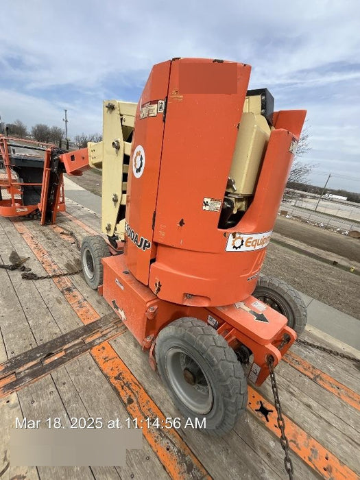 2019 JLG E300AJP