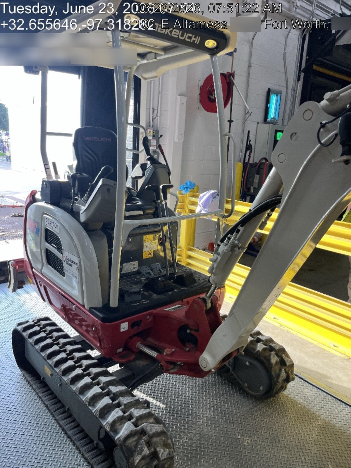 2023 TAKEUCHI TB20e